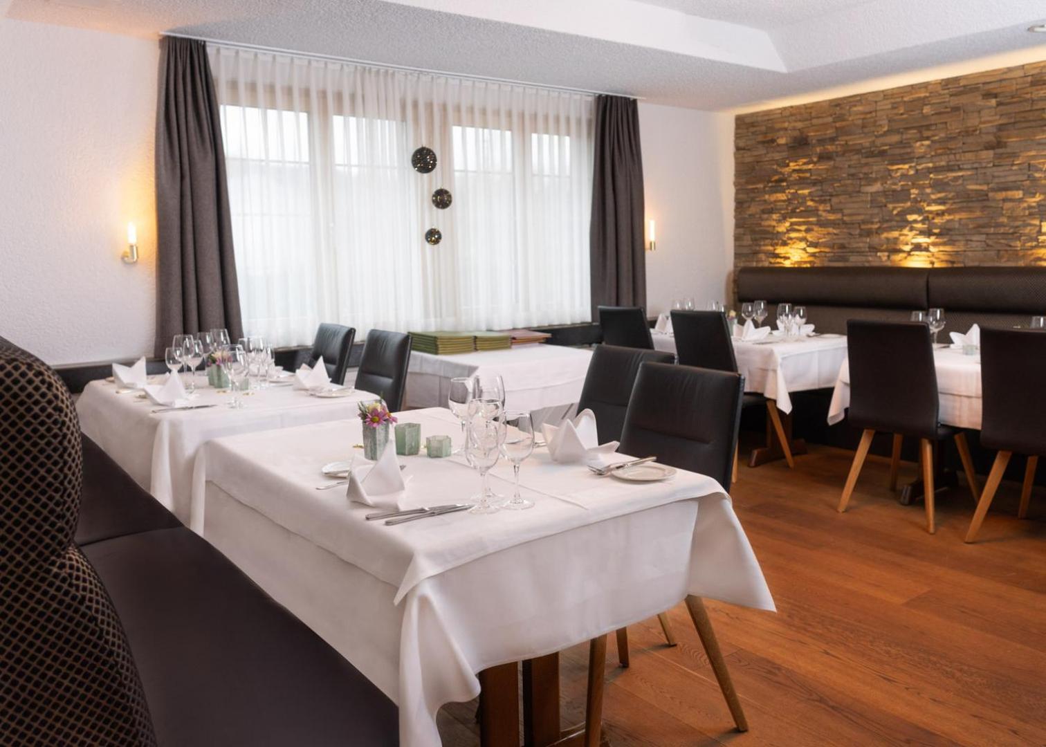Hotel Restaurant Kreuz Kaiserstuhl Eksteriør billede