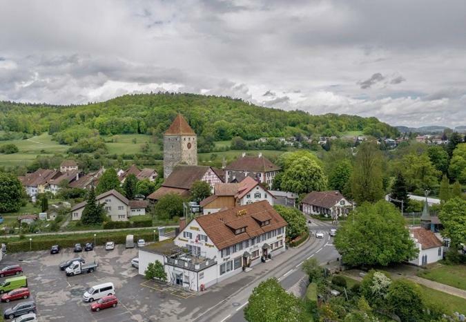 Hotel Restaurant Kreuz Kaiserstuhl Eksteriør billede