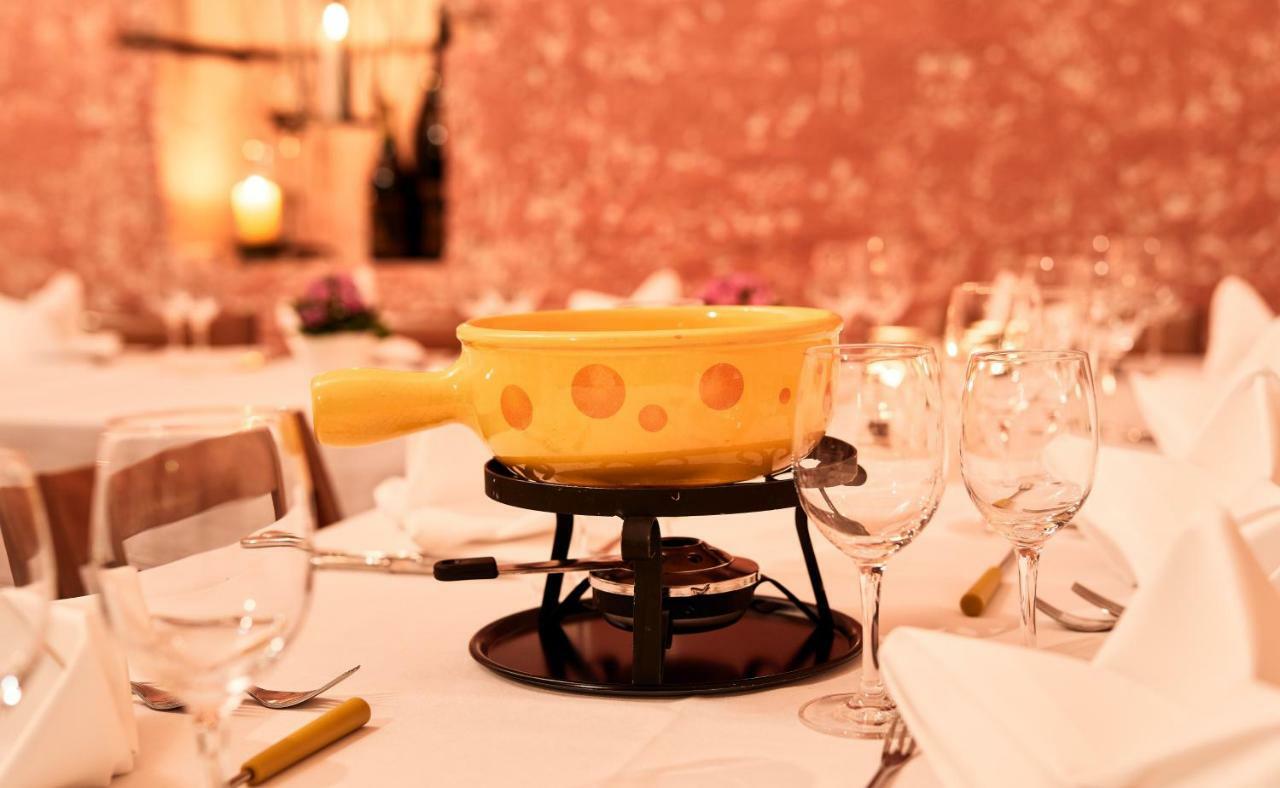 Hotel Restaurant Kreuz Kaiserstuhl Eksteriør billede